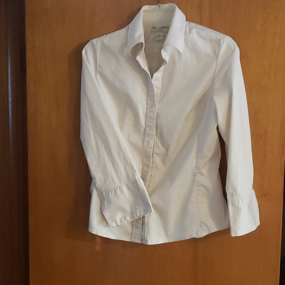 Banana Republic long sleeve button down blouse